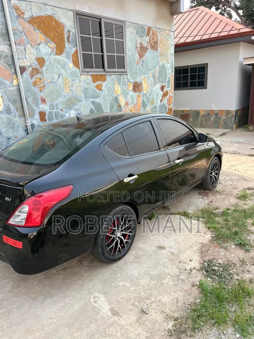 Nissan Versa 1.6 SV 2013 Black