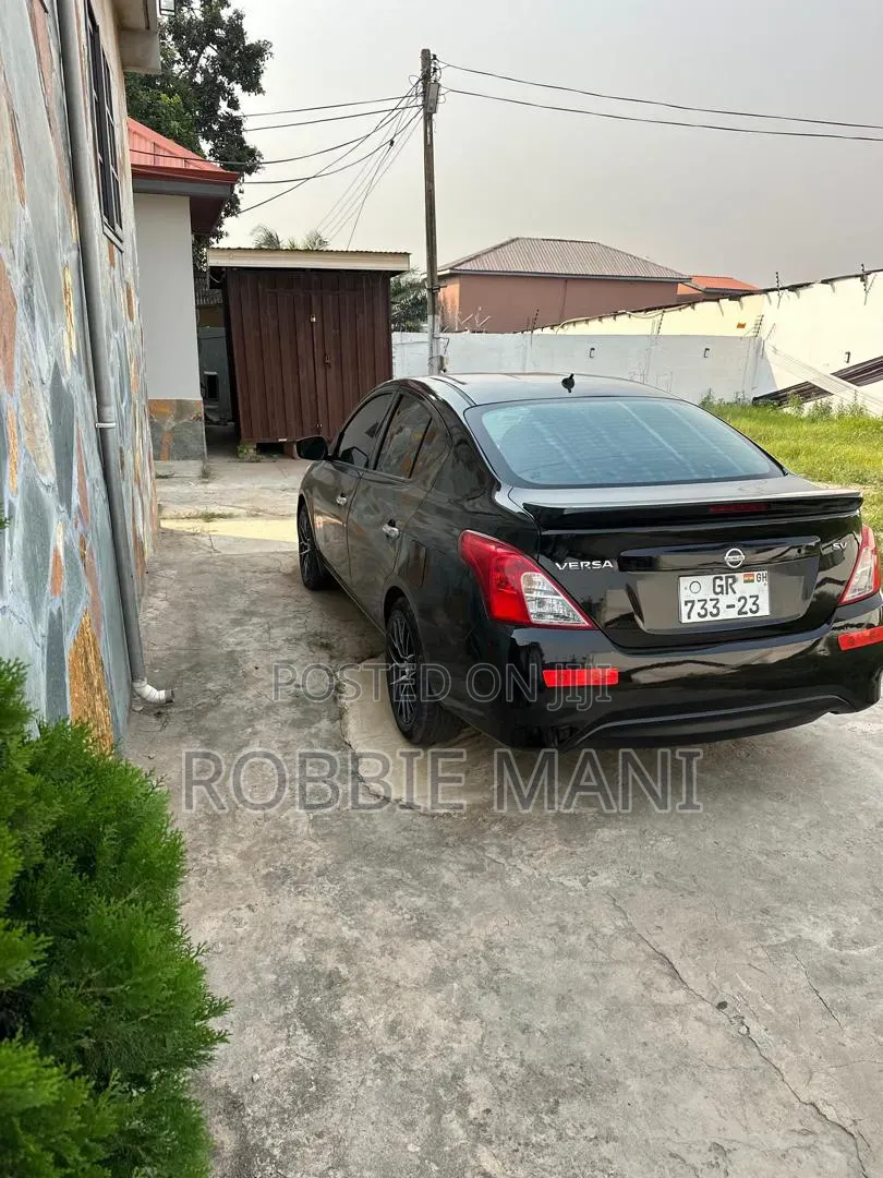 Nissan Versa 1.6 SV 2013 Black
