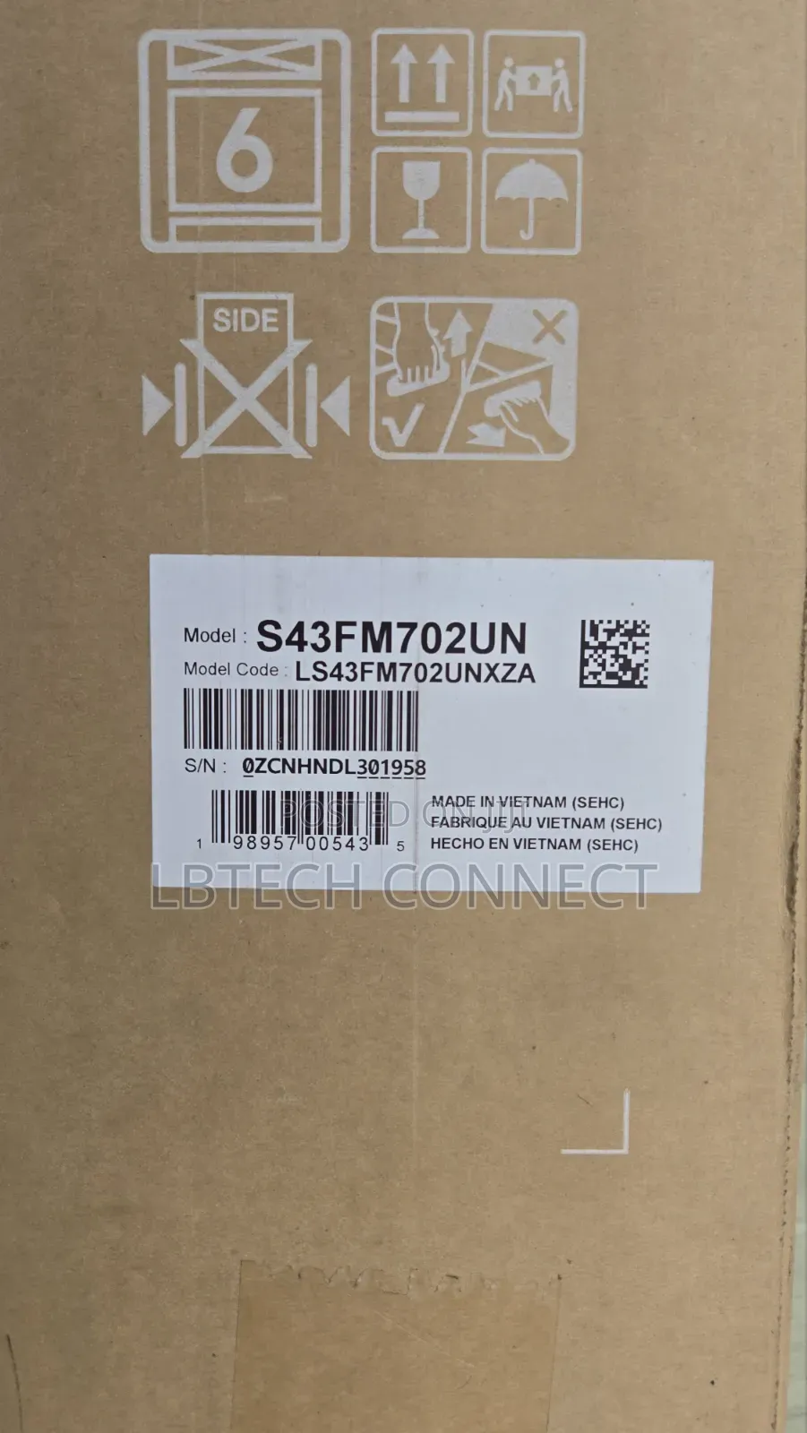 Samsung S43FM702UN 43-Inch 4K UHD Smart Monitor