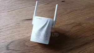 Tenda A18 AC1200 Dual-Band Wi-Fi Range Extender