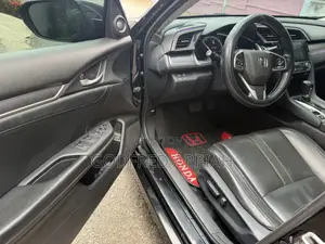 Honda Civic Touring 2dr Coupe (1.5L 4cyl) 2017 Black