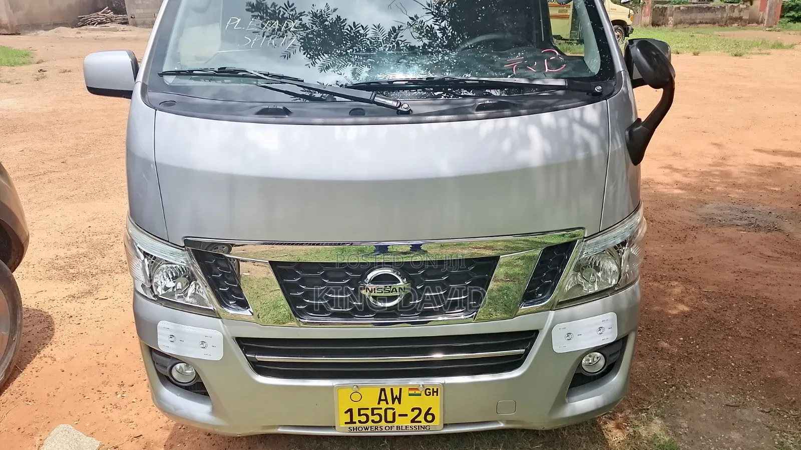 Nissan Caravan (Urvan) 2014 Silver