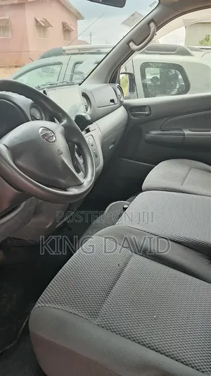 Nissan Caravan (Urvan) 2014 Silver