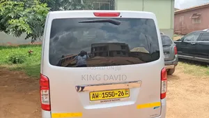 Nissan Caravan (Urvan) 2014 Silver