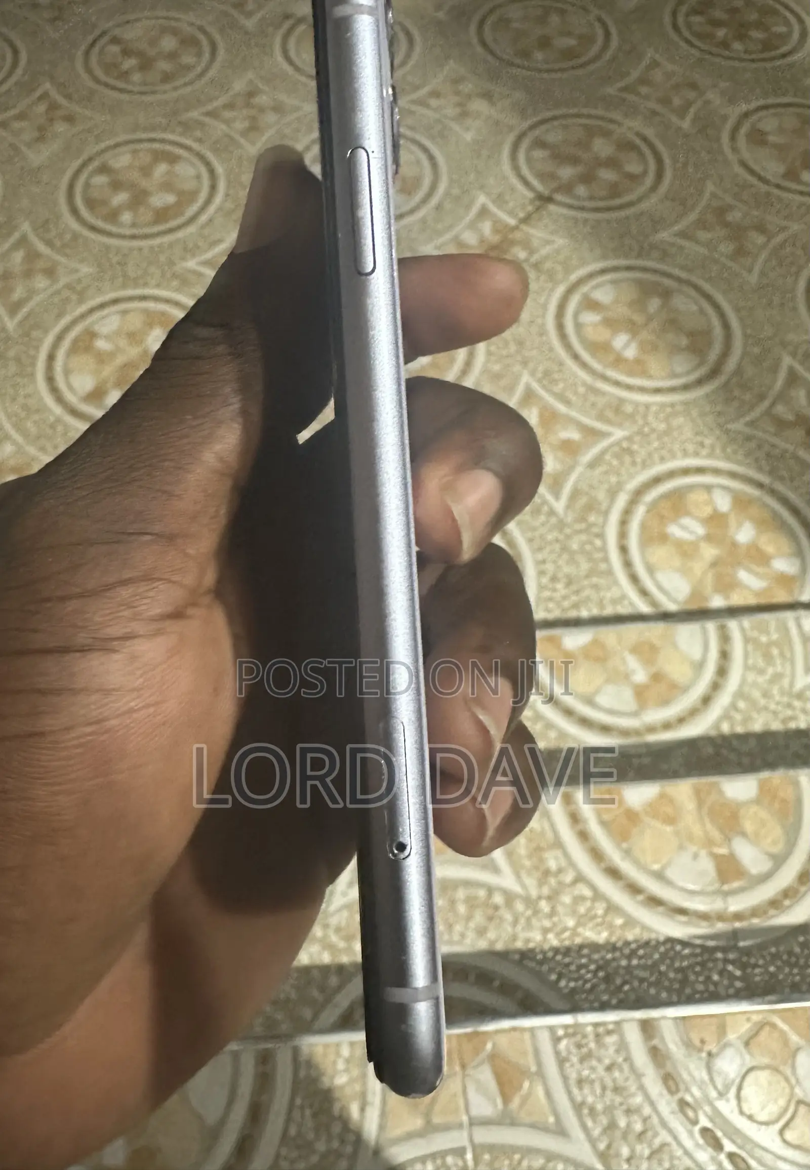 Apple iPhone 11 64 GB Gray