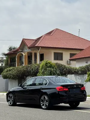 BMW 330i 2018 Black