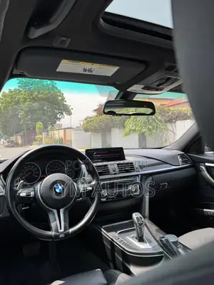 BMW 330i 2018 Black