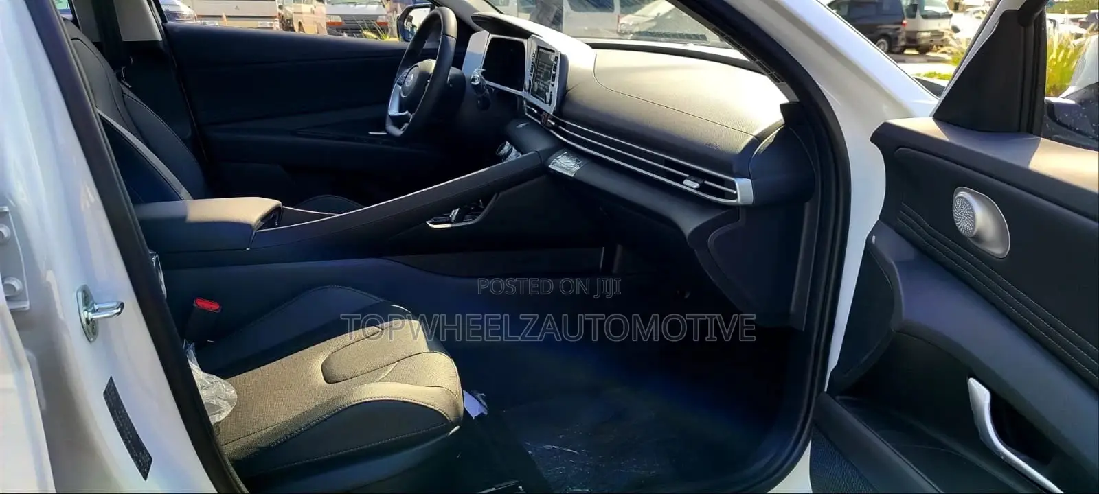 Hyundai Elantra 2025 White