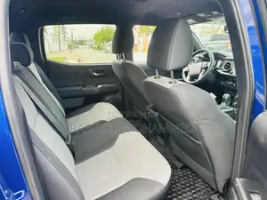 Toyota Tacoma TRD Sport 2021 Blue