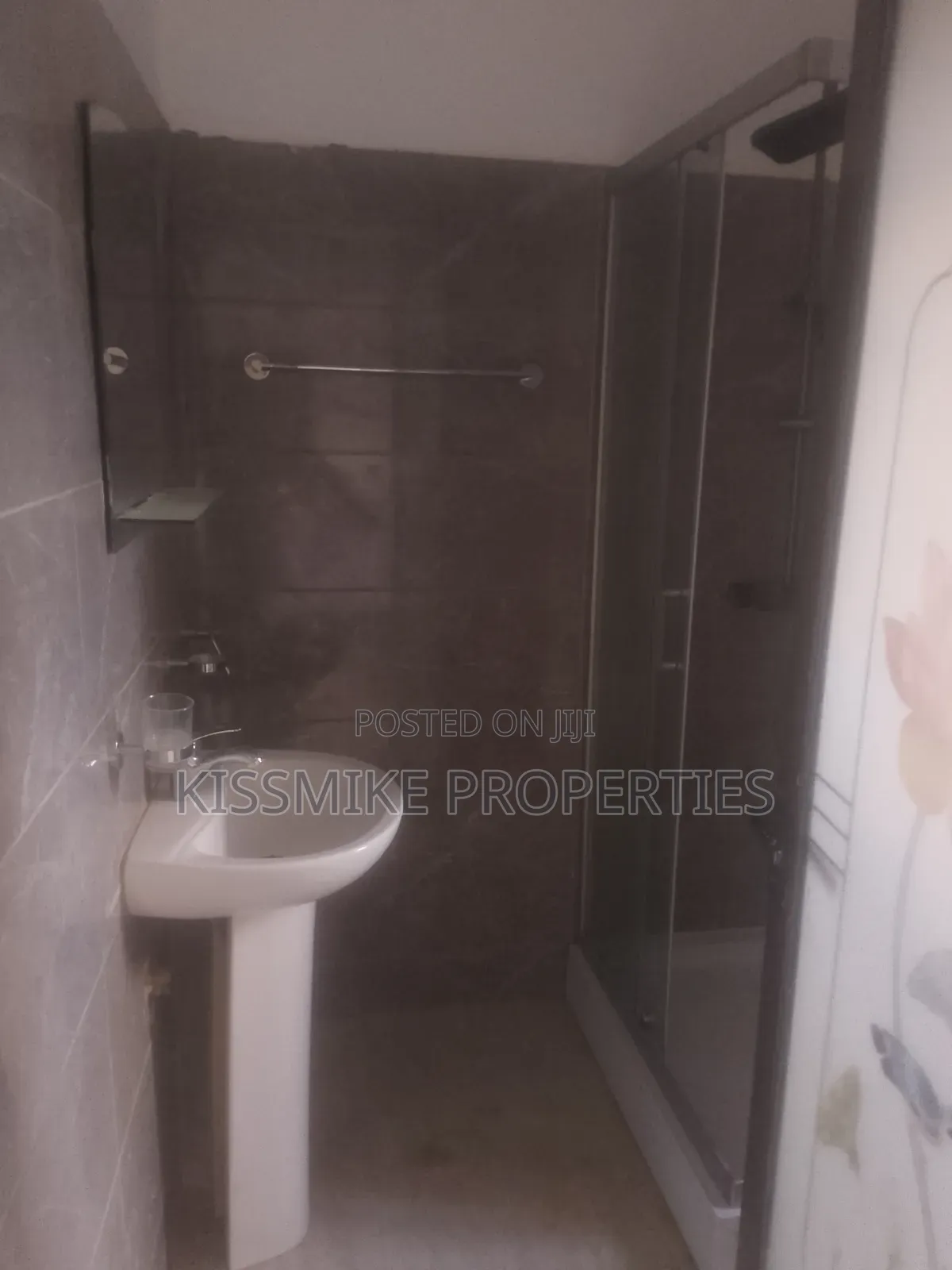 1bdrm Apartment in Kismike Investment, American House for rent
