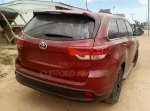 Toyota Highlander LE 4x2 (2.7L 4cyl 6A) 2016 Red