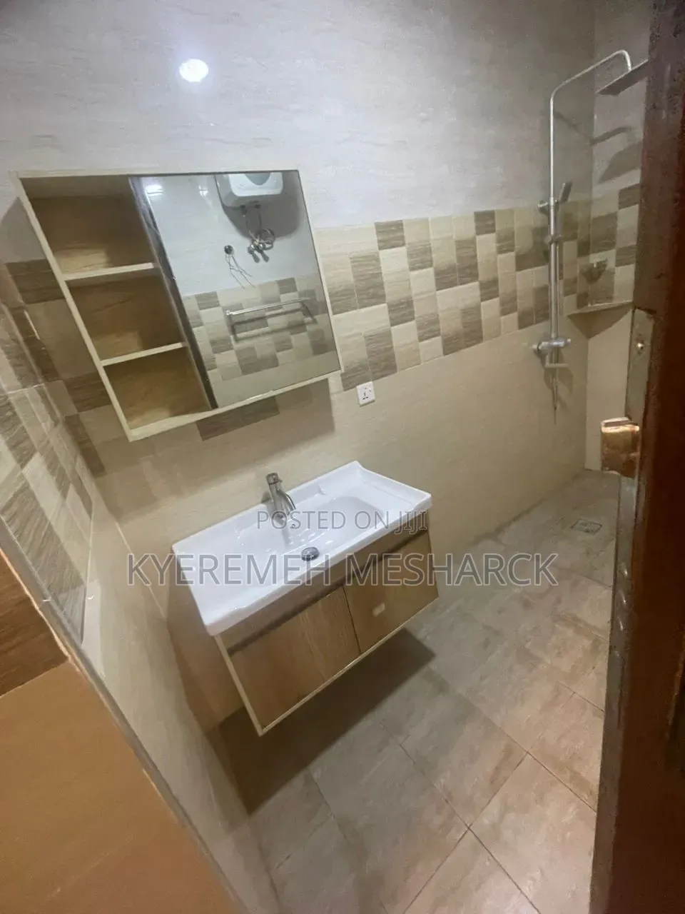 3bdrm Apartment in Amasaman Doblo for rent