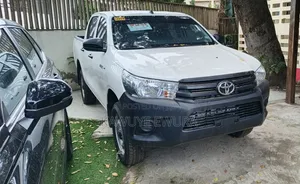 New Toyota Hilux 2025 White