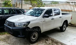 New Toyota Hilux 2025 White