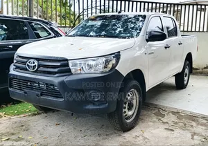 New Toyota Hilux 2025 White