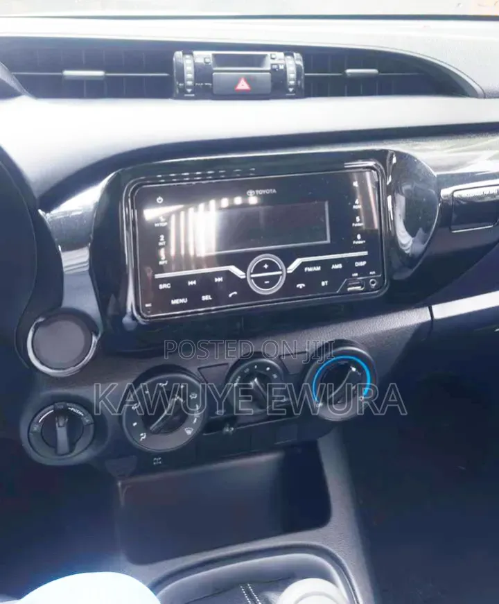 New Toyota Hilux 2025 White