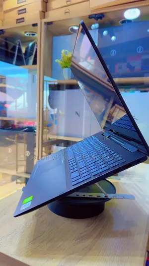Laptop Dell Inspiron 15 5582 2-in-1 16GB Intel Core i7 SSD 256GB