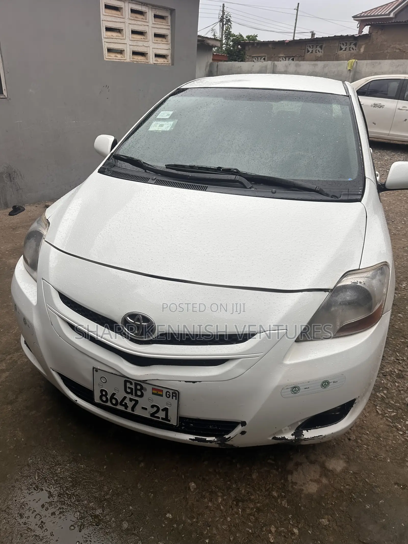 Toyota Yaris L Hatchback 3dr 2012 White