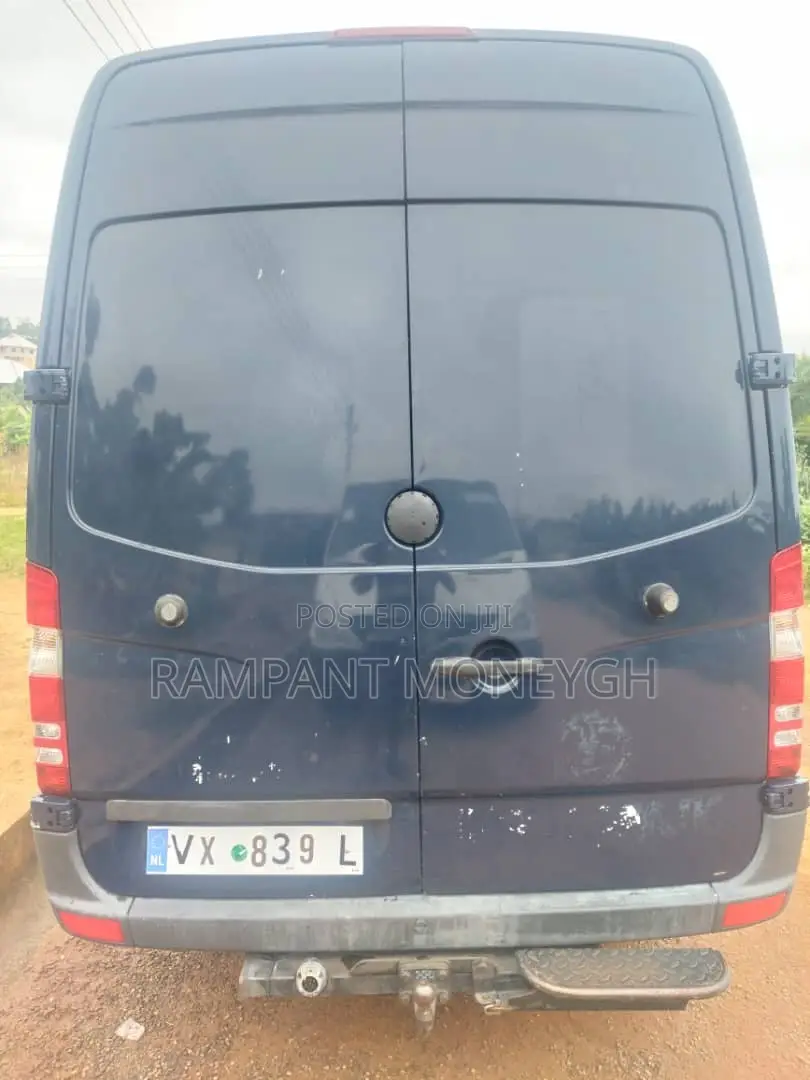 Mercedes-Benz Sprinter 2012 Blue