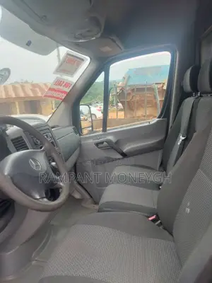 Mercedes-Benz Sprinter 2012 Blue