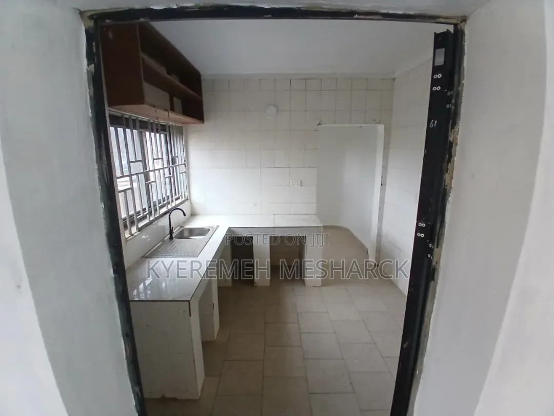 3bdrm Apartment in Madina Libya 🇱🇾, Zongo Junction for rent