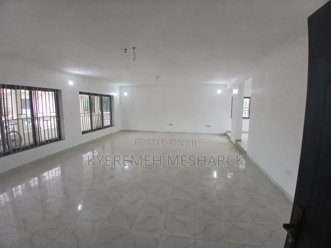 3bdrm Apartment in Madina Libya 🇱🇾, Zongo Junction for rent