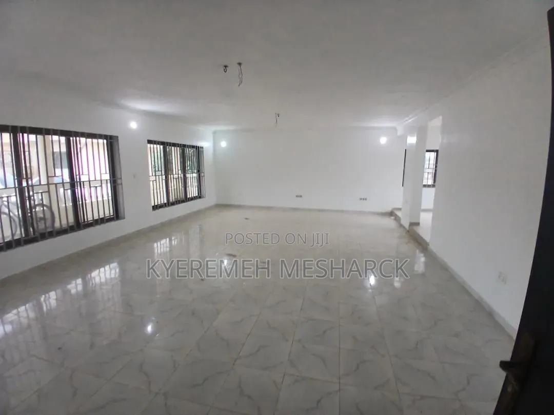 3bdrm Apartment in Madina Libya 🇱🇾, Zongo Junction for rent