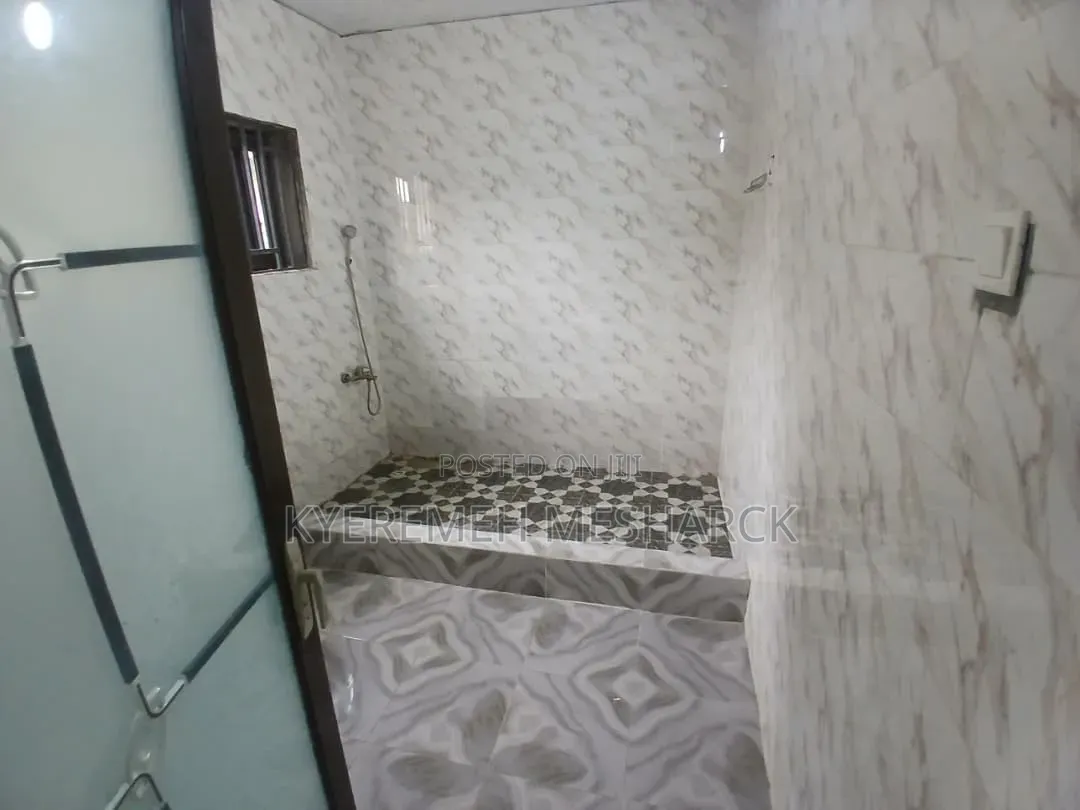 3bdrm Apartment in Madina Libya 🇱🇾, Zongo Junction for rent