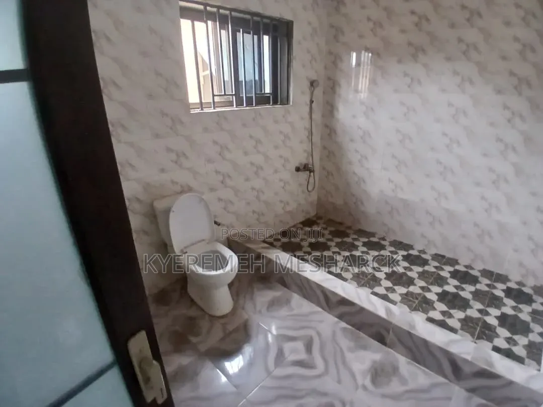 3bdrm Apartment in Madina Libya 🇱🇾, Zongo Junction for rent