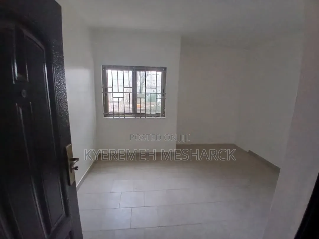 3bdrm Apartment in Madina Libya 🇱🇾, Zongo Junction for rent