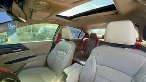 Honda Accord Touring 4dr Sedan FWD (3.5L 6cyl 6A) 2016 Gold
