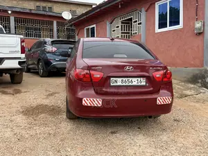 Hyundai Elantra 2.0 2009 Maroon