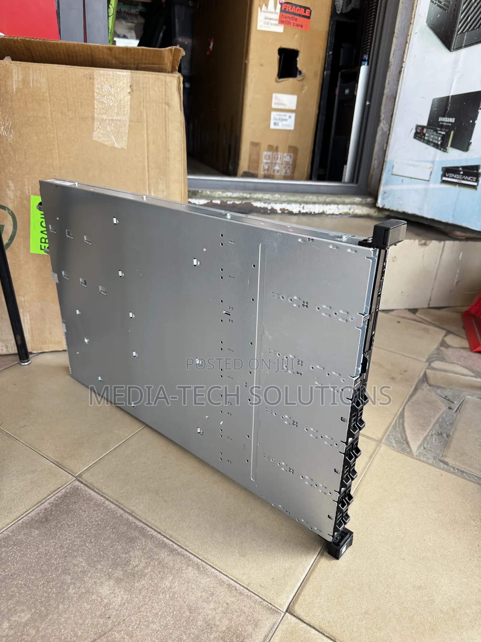 Server Dell PowerEdge R640 16GB Intel Xeon HDD 1T