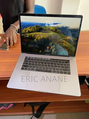 Laptop Apple MacBook Pro 2018 16GB Intel Core i7 SSD 512GB