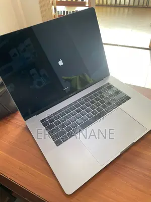 Laptop Apple MacBook Pro 2018 16GB Intel Core i7 SSD 512GB