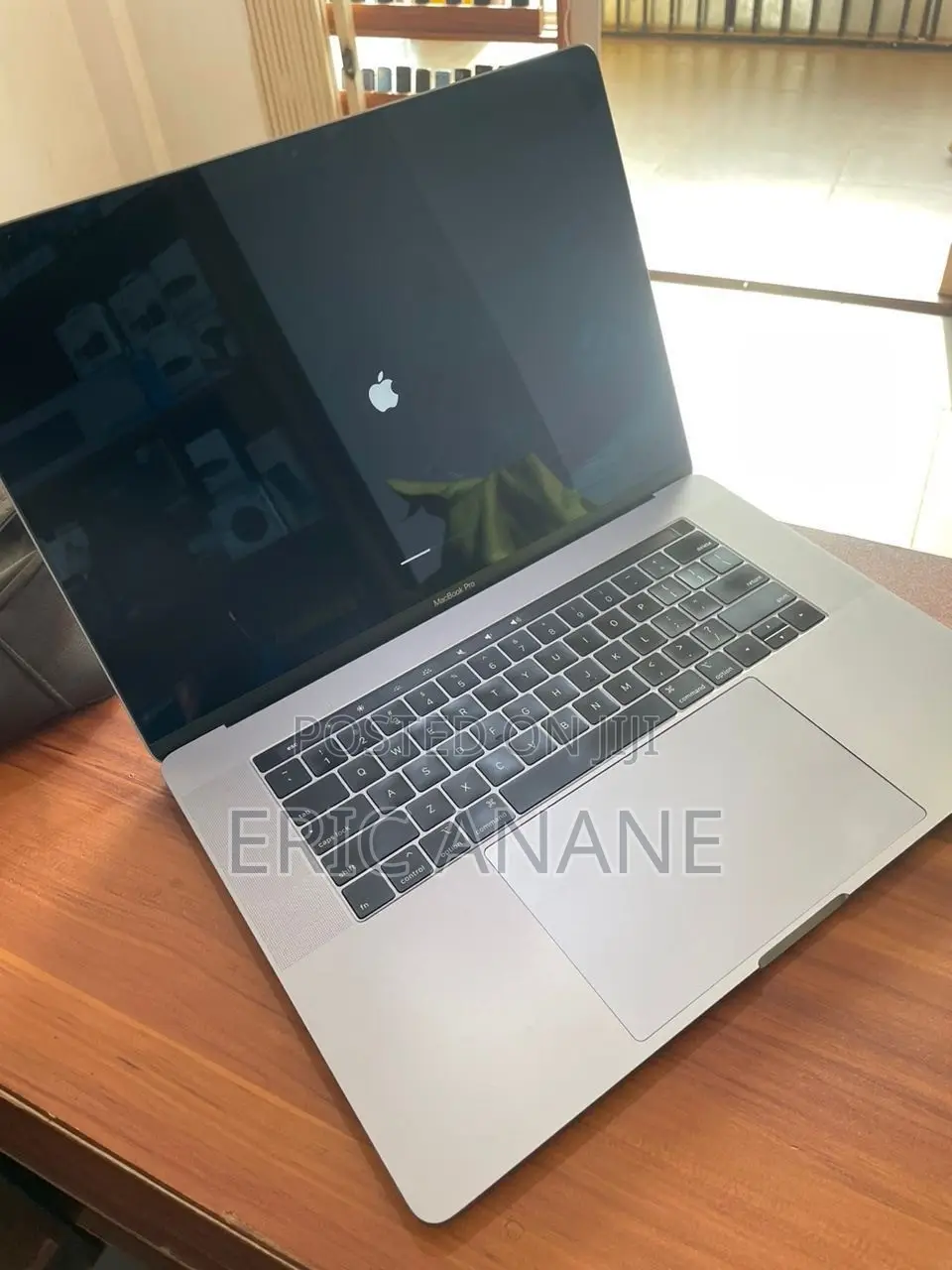 Laptop Apple MacBook Pro 2018 16GB Intel Core i7 SSD 512GB