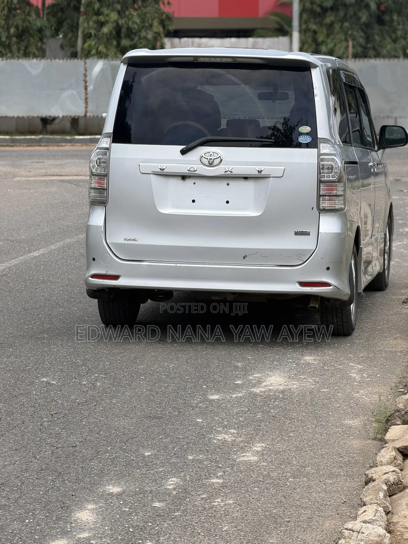 Toyota Voxy V 4WD 8-Seater 2010 Silver