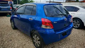 Toyota Vitz 2010 Blue
