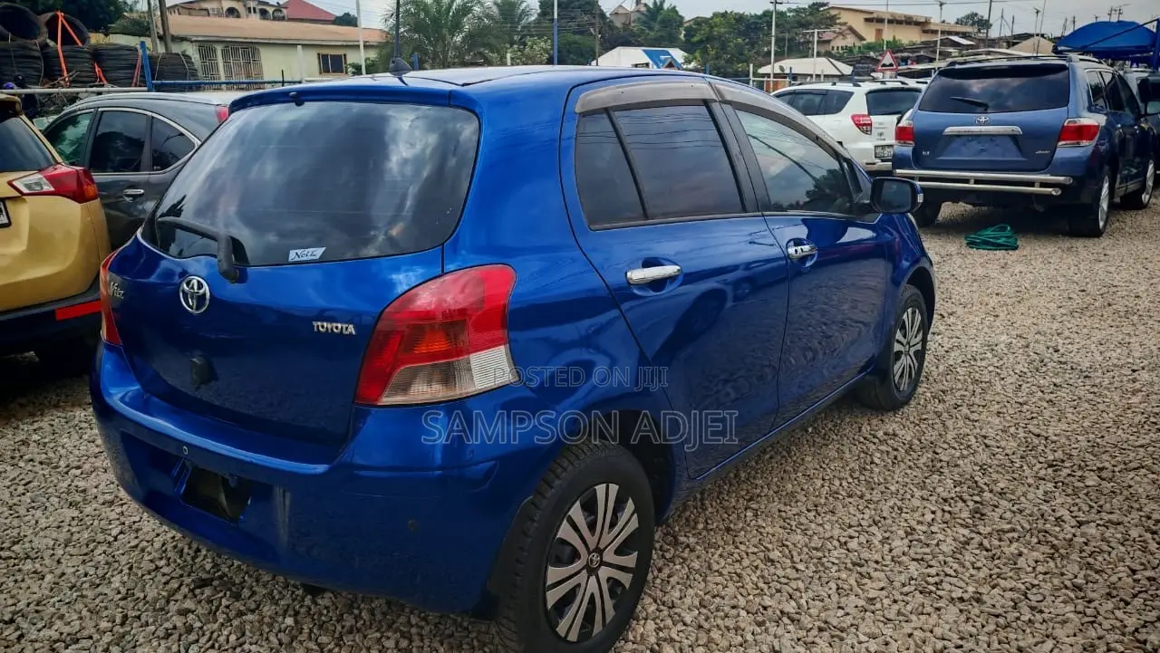 Toyota Vitz 2010 Blue