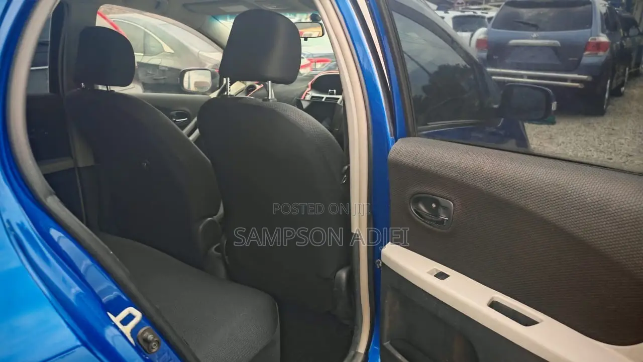 Toyota Vitz 2010 Blue