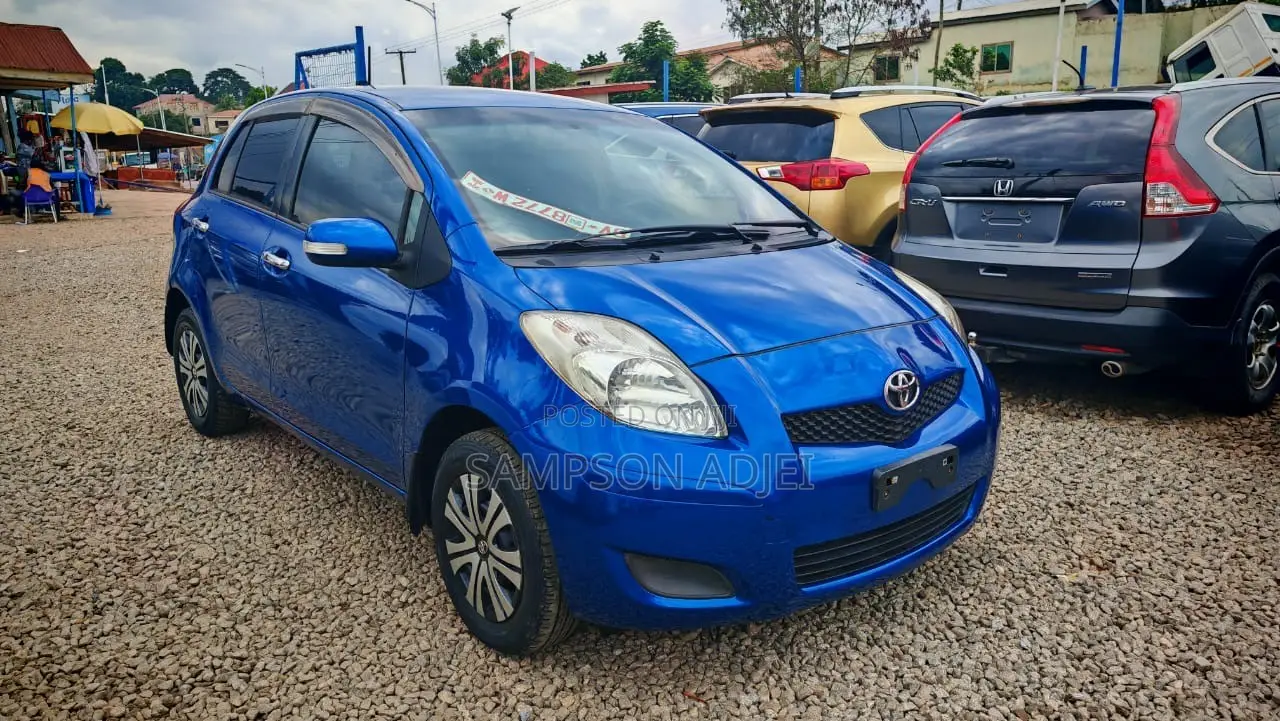 Toyota Vitz 2010 Blue