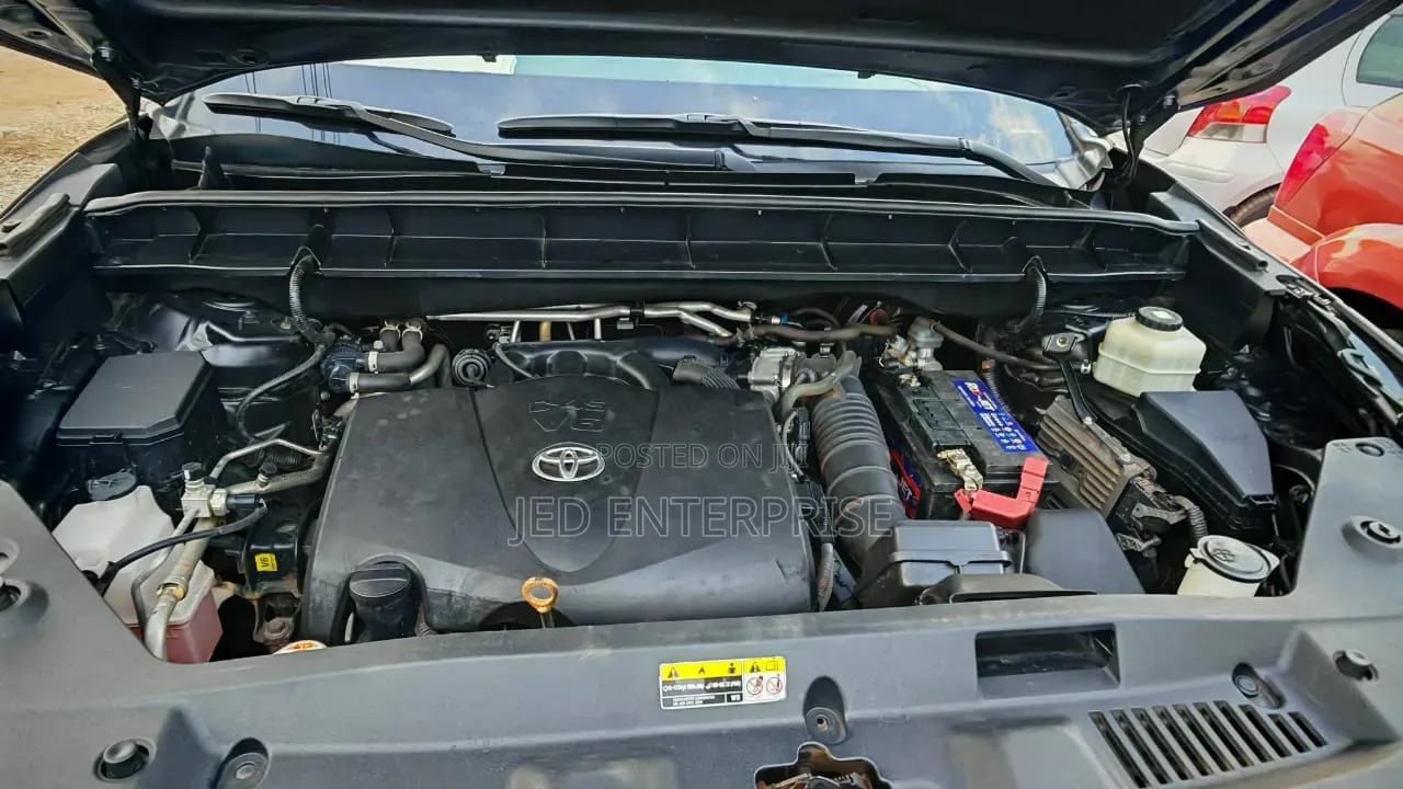 Toyota Highlander XLE 2021 Gray