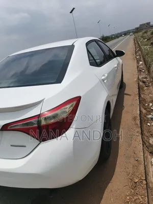 Toyota Corolla S 4dr Sedan (1.8L 4cyl CVT) 2016 White