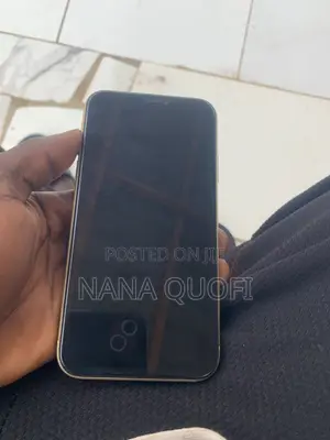 Apple iPhone XR 64 GB Red