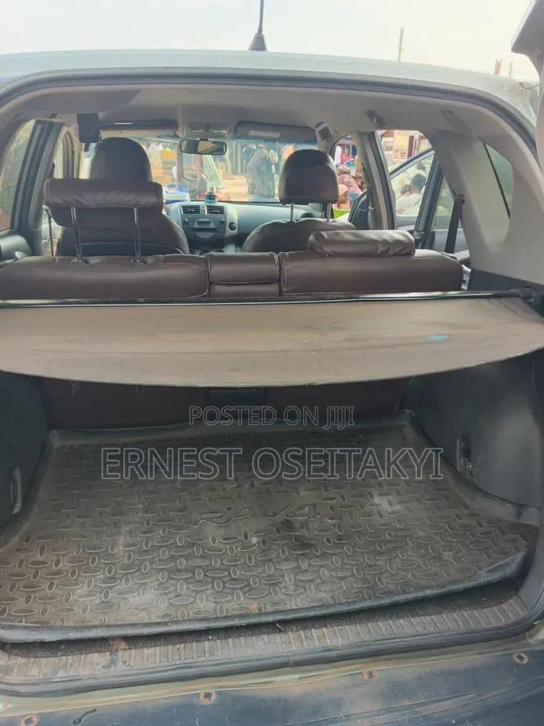 Toyota RAV4 180 2006 Green