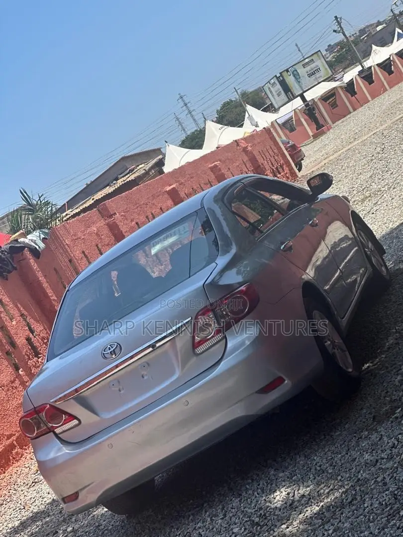 Toyota Corolla Altis 2012 Silver