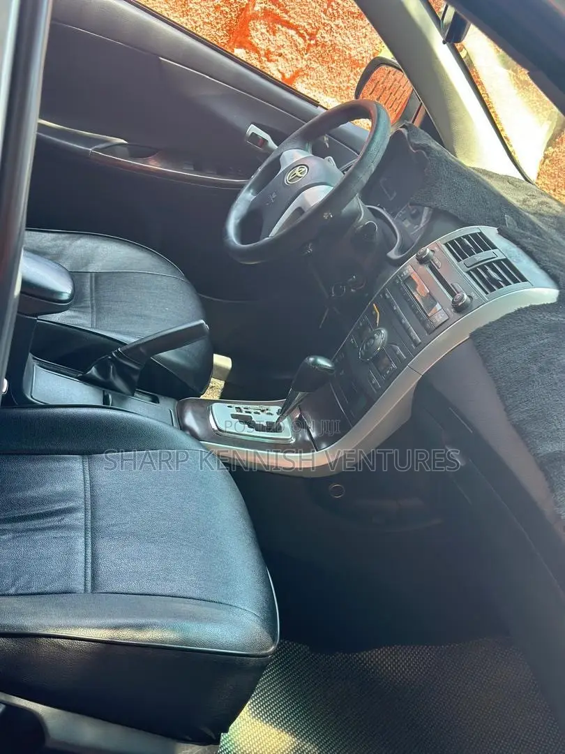 Toyota Corolla Altis 2012 Silver