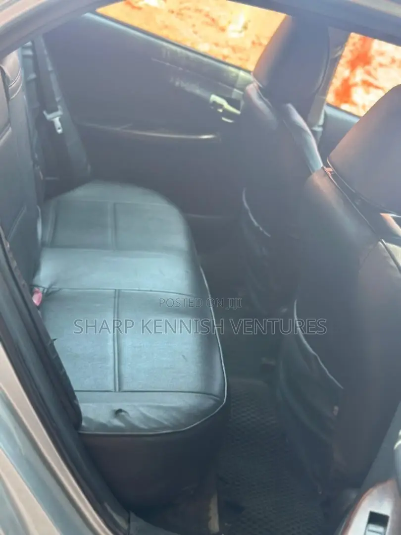 Toyota Corolla Altis 2012 Silver