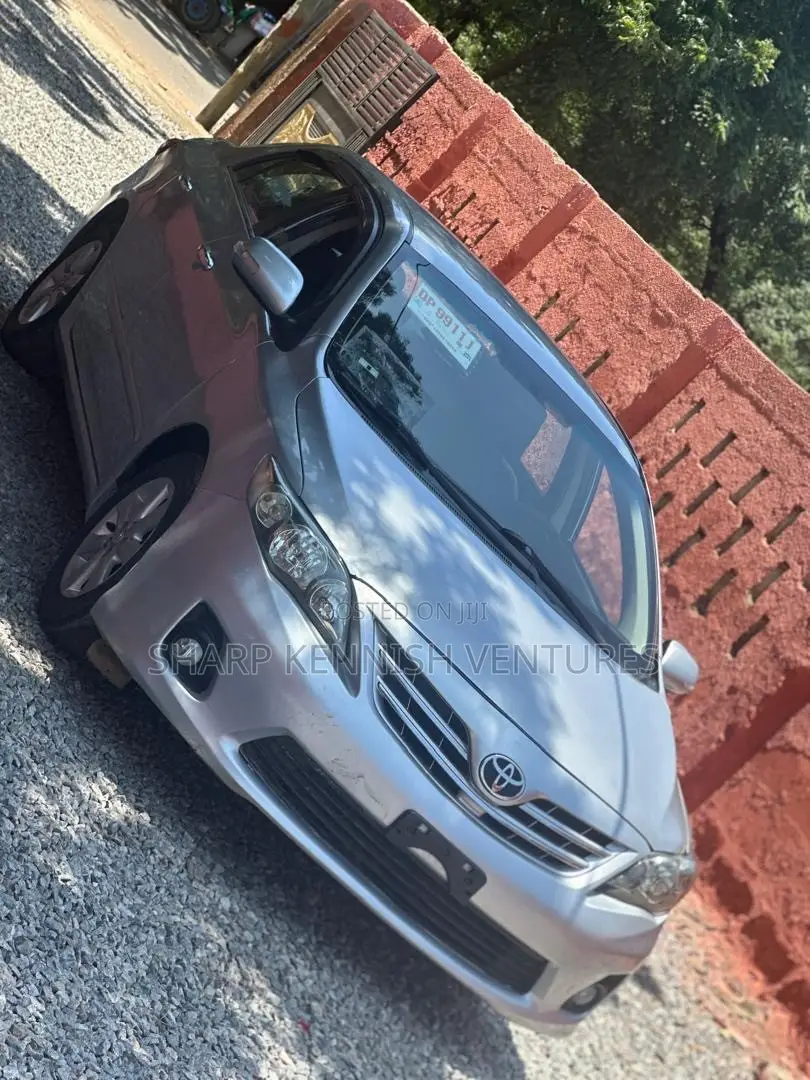 Toyota Corolla Altis 2012 Silver
