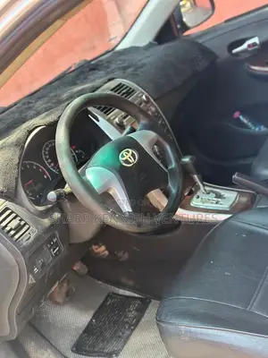 Toyota Corolla Altis 2012 Silver